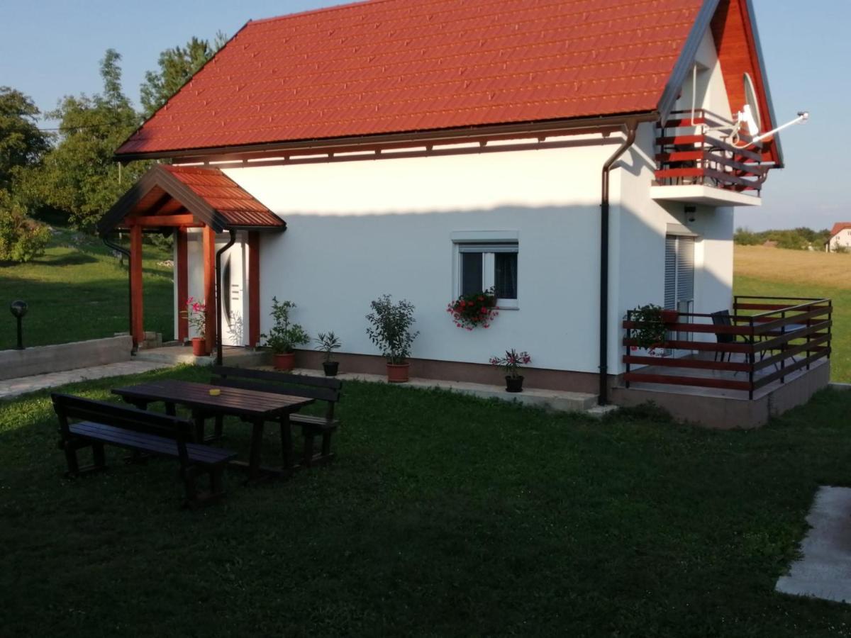 Apartments And Rooms Krizmanic Smoljanac Room photo