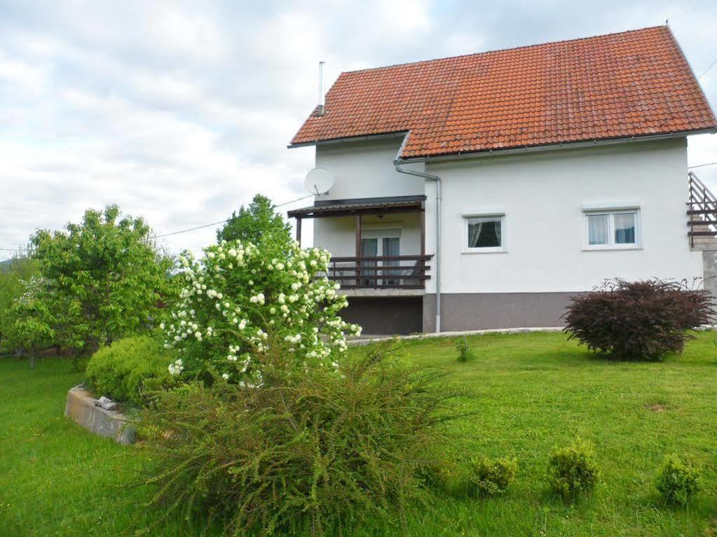Apartments And Rooms Krizmanic Smoljanac Exterior photo